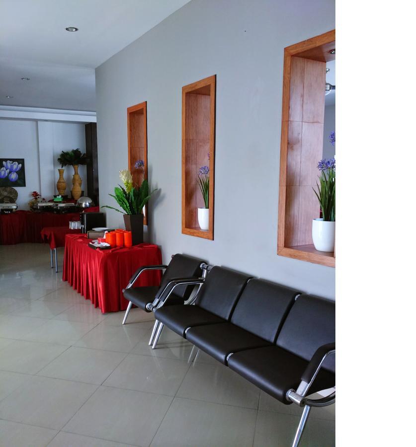Hotel Transit Pasuruan Exterior photo