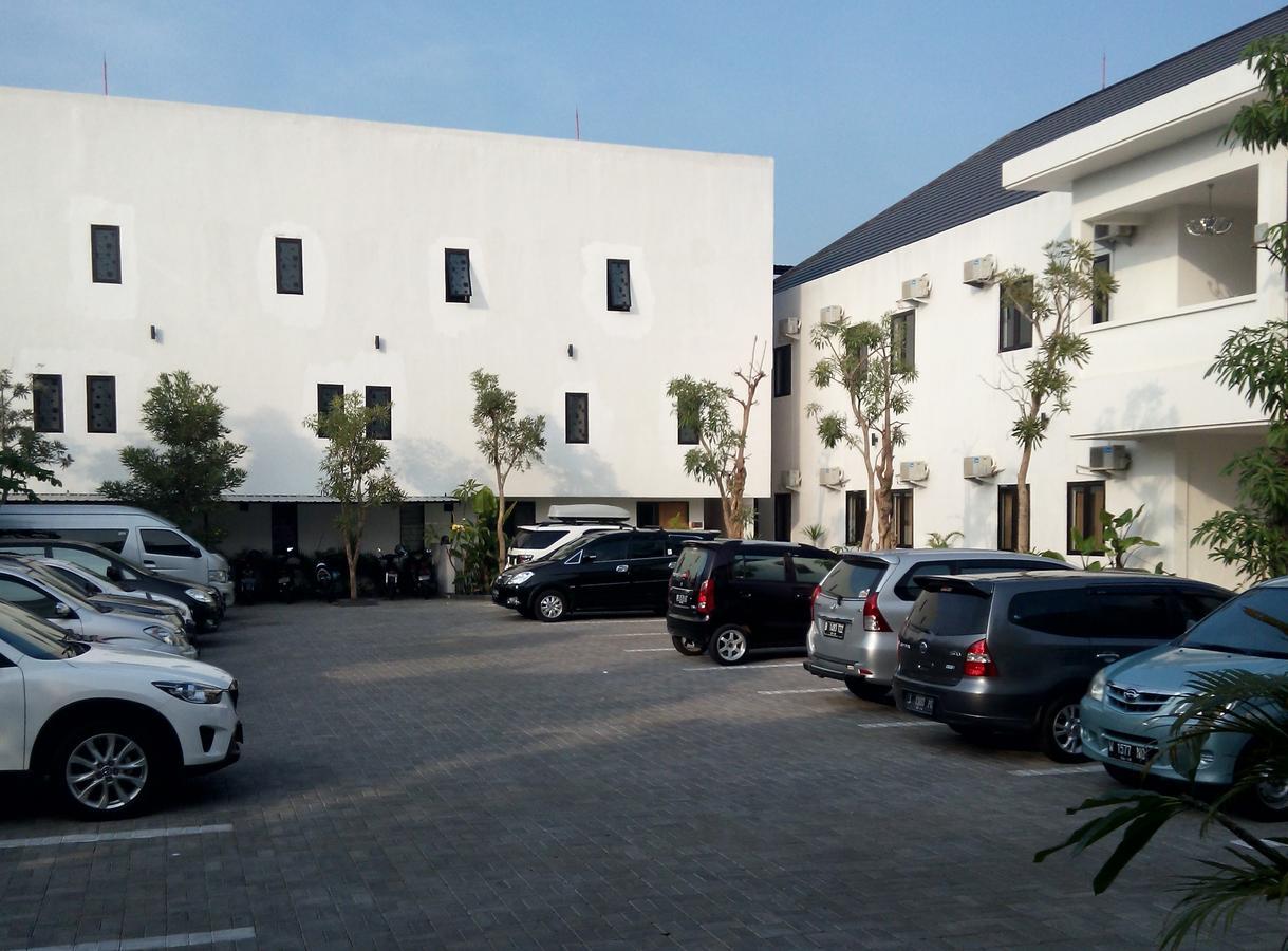 Hotel Transit Pasuruan Exterior photo