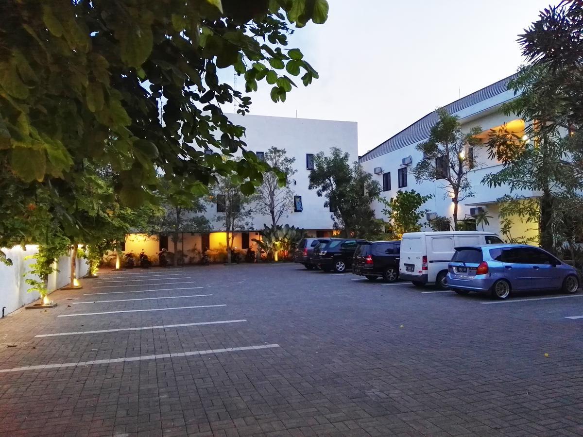 Hotel Transit Pasuruan Exterior photo
