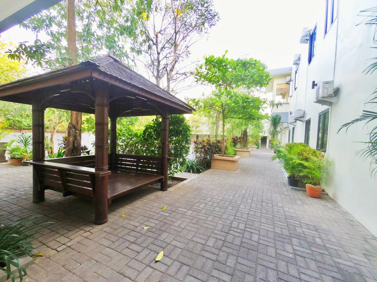 Hotel Transit Pasuruan Exterior photo
