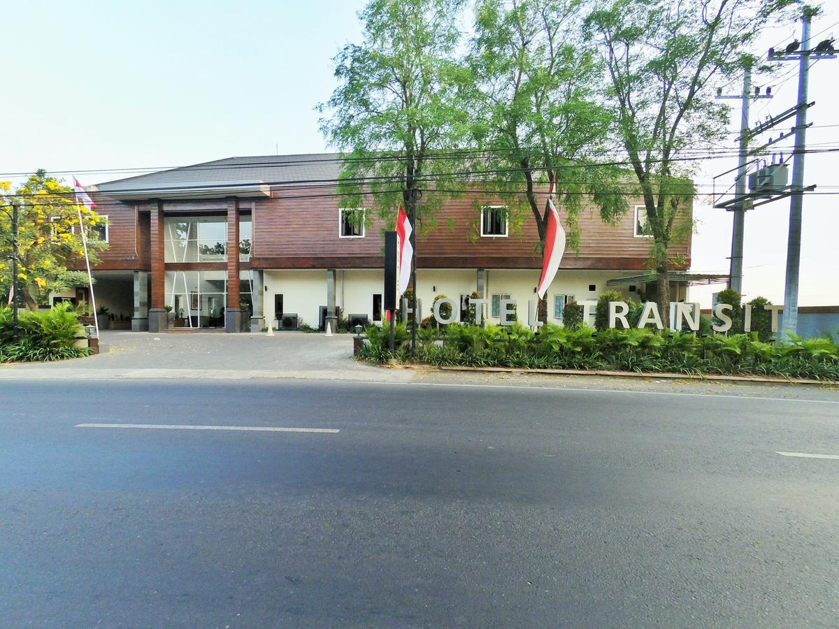 Hotel Transit Pasuruan Exterior photo